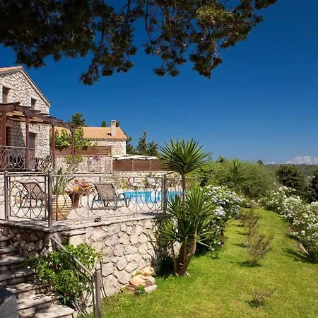 Theasis Villa Lijá