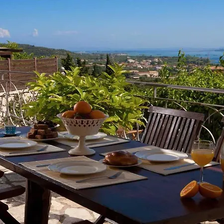 Theasis Villa Lijá